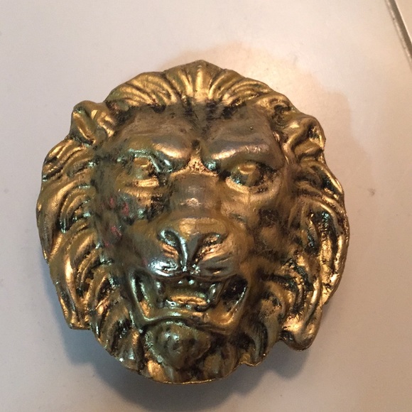Accessories - Vintage 1980’s gold color lion belt buckle